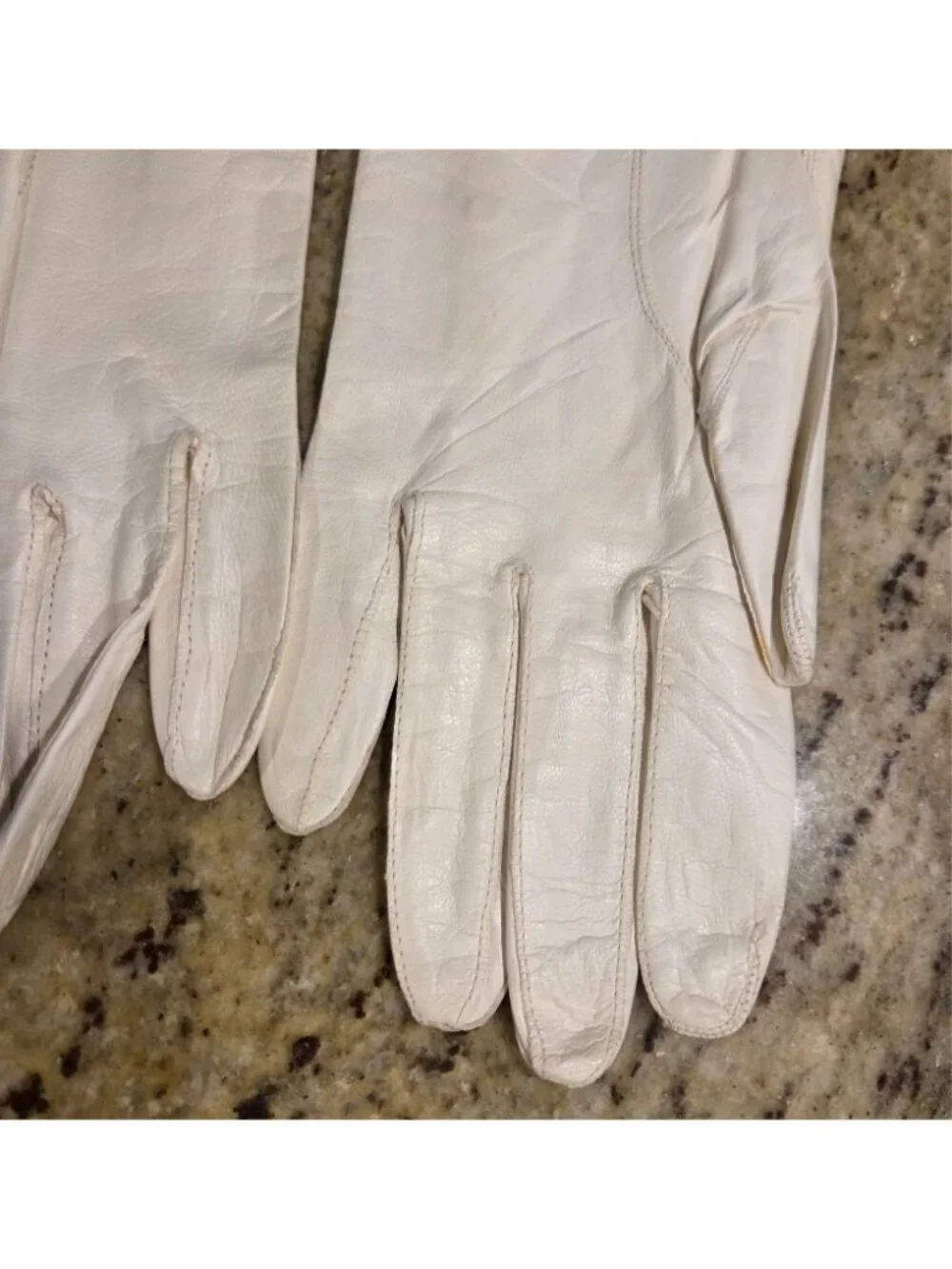 New! Vintage Women's Size M/L Cream Leather Formal Gloves Italy Buckle Accent
